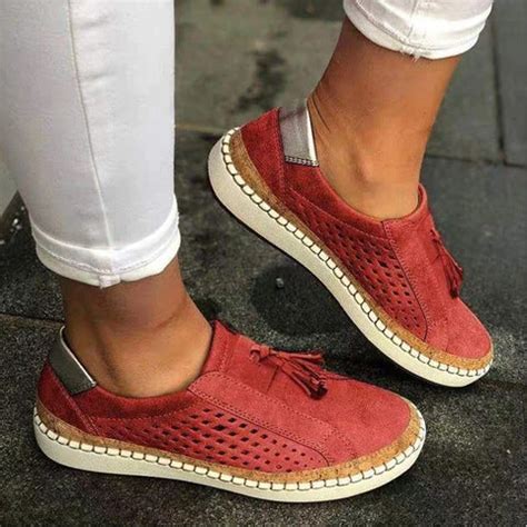 libiyi sneakers.
